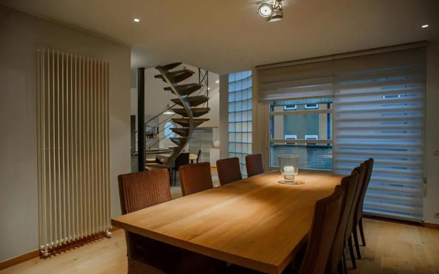 Big and comfortable triplex in Knokke