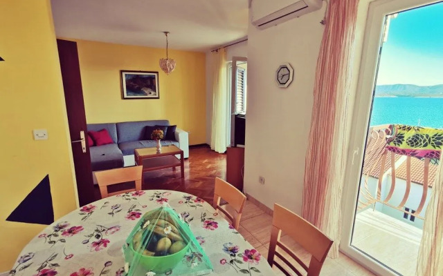 Apartment Sunny Apartment