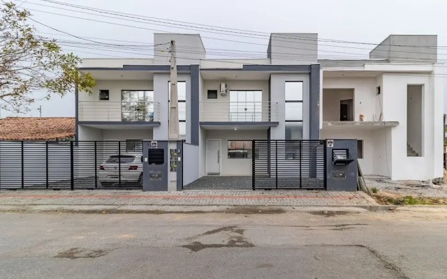 2BR Duplex Near Beach w/ Garage Rrt0098