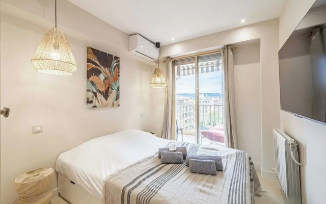 Renovated Flat 250m From the Beach - Town Centre - 2br/6p