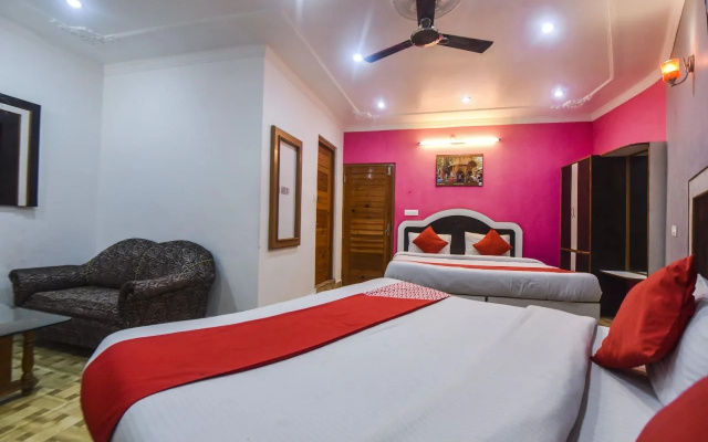 OYO 4751 Hotel Akashdeep