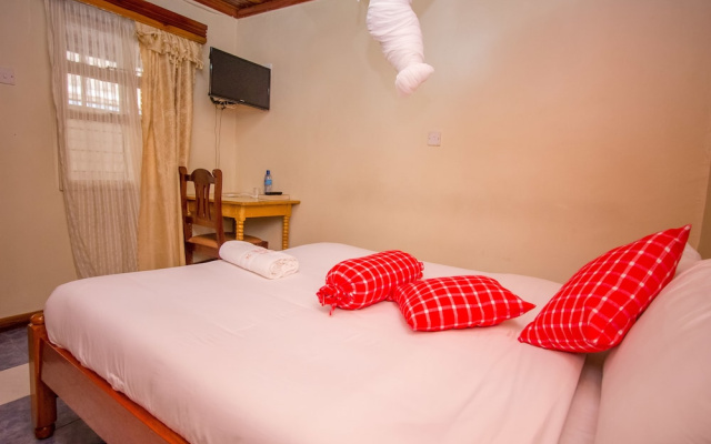 Sunshine Hotel Tengecha