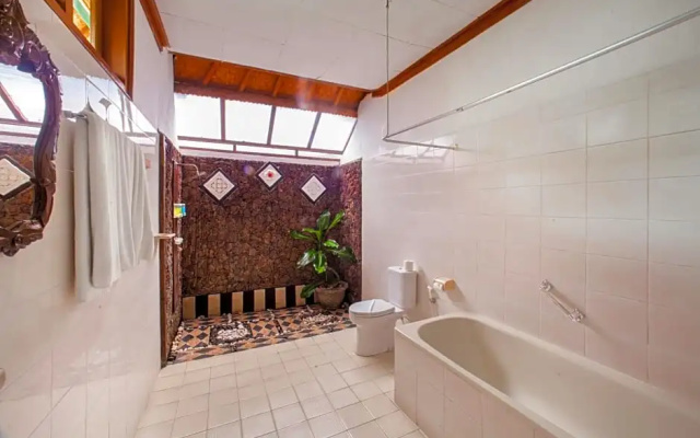 Bali Taman Lovina Resort and Spa Suites