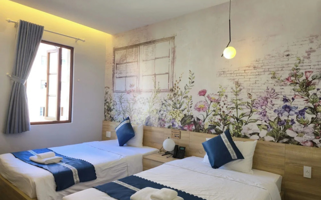 Golden Sunset Hotel