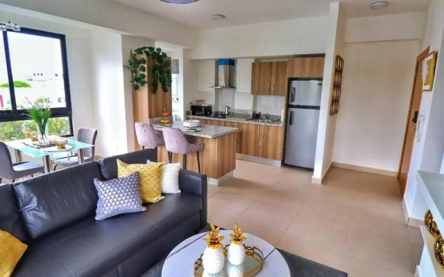 Sleek 1-Bedroom Condo w/Rooftop Hot tub in Gazcue