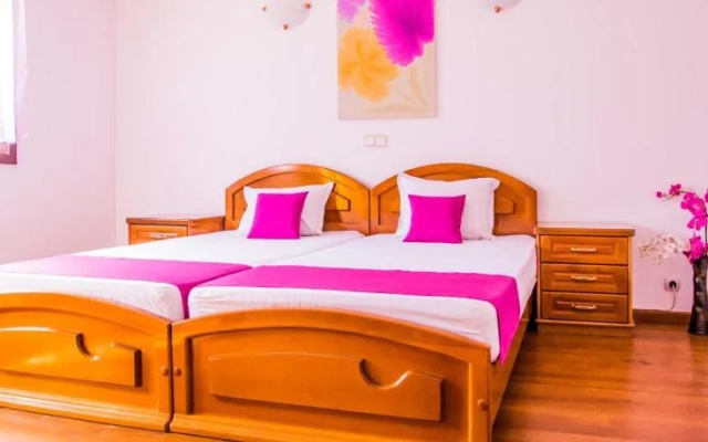 Elegance Hotel