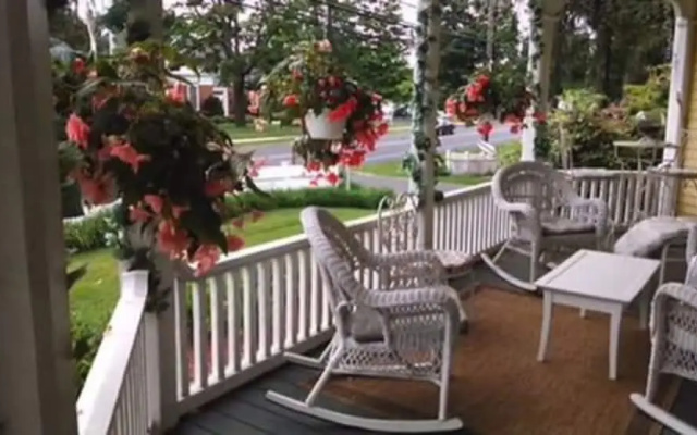 Lily House Bed and Breakfast