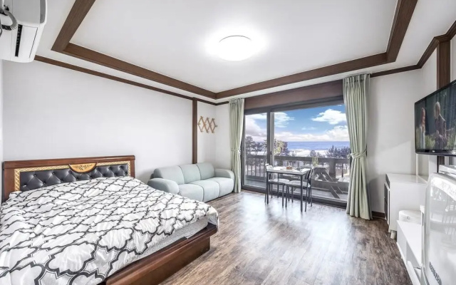 Gangneung Gyeongpo Blue Beach Pension