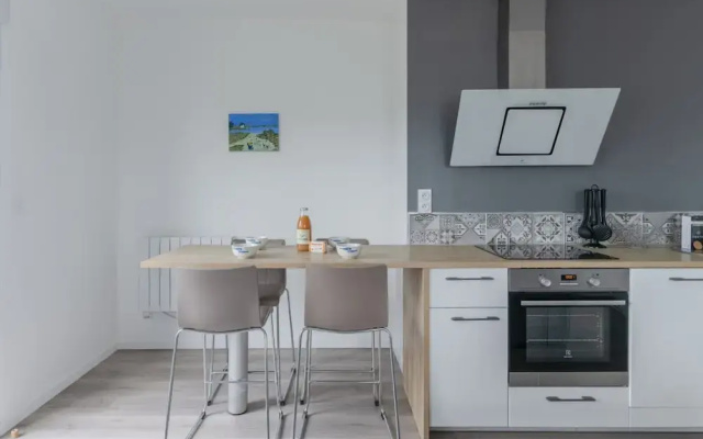 Apartment in Ploudalmezeau Near Treompan Beach