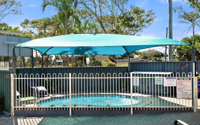 Beachmere Palms Motel