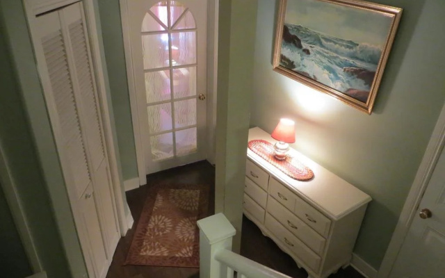 Pleasant Street Suites