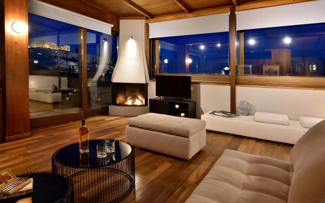 Karyatis Luxury Maisonette by K&K