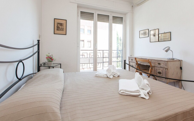 Guinizzelli Apartment