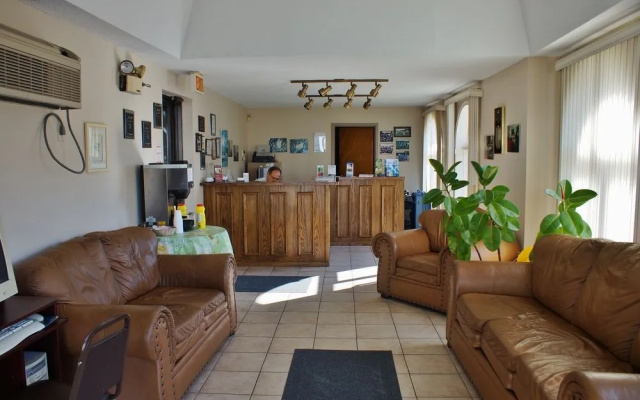 Americas Best Value Chalet Inn and Suites Niagara Falls