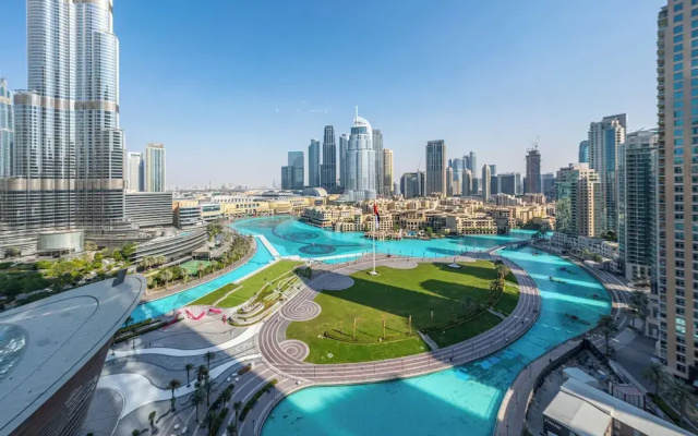 Burj Khalifa & Fountain View | Living & Bedroom