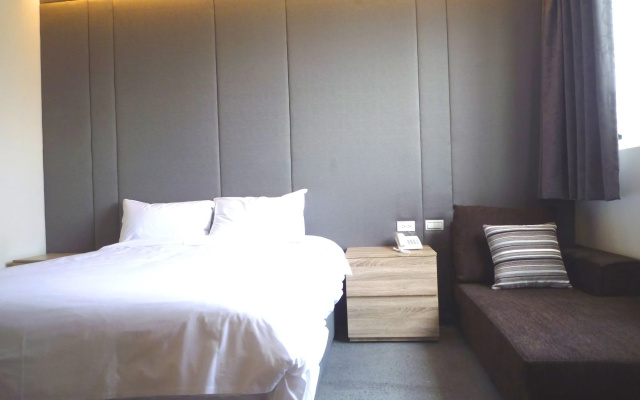 Travel Light Hotel
