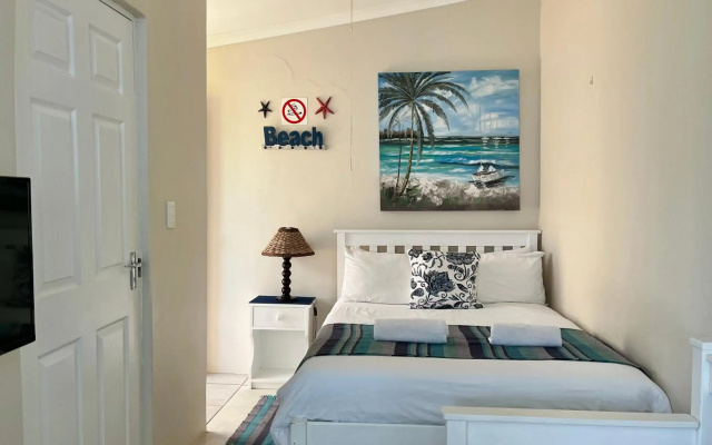 Ansteys Beach Self Catering Apartments