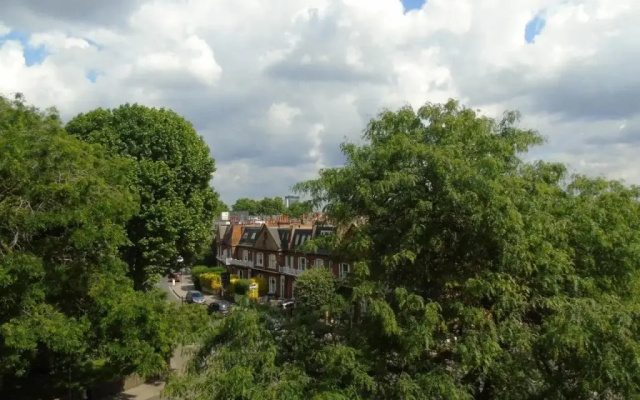 Modern 2-bedroom flat near Chelsea