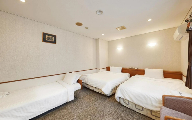 Crown Hotel Okinawa