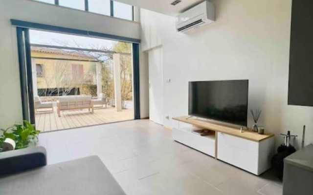 Maison avec piscine chauffée à 15mn de la plage