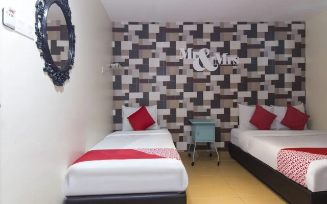 OYO 604 Hotel Est Equine Park