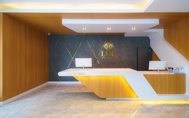 Курортный отель Lhc Hotel And Resort