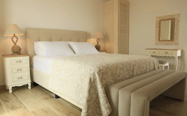 Theasis Luxury Suites