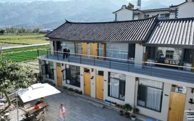Dali Qinwei Huxuan Pastoral Homestay