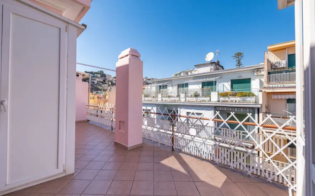 Sea View Central Apartment by Wonderful Italy