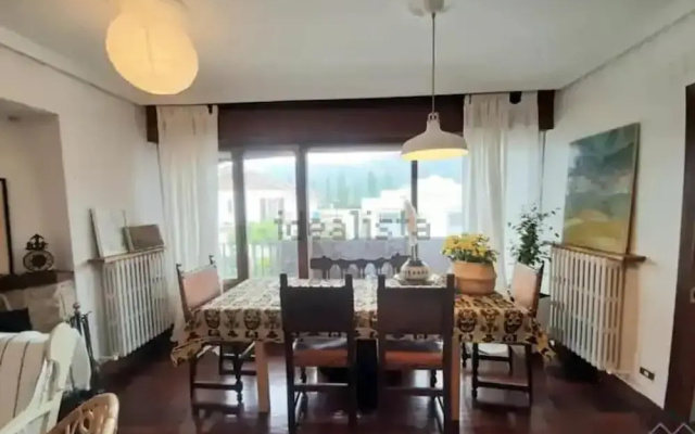 3-bed Artist Chalet Near San Sebastian, Sleeps 6