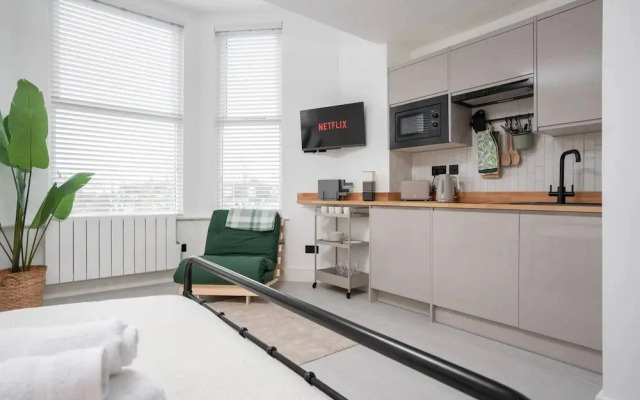 Kitchenette W M Sofa Bed Ensuite Parking
