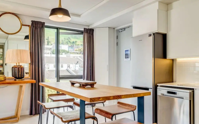 Beautiful Apartment With Mountain Views 404 on N