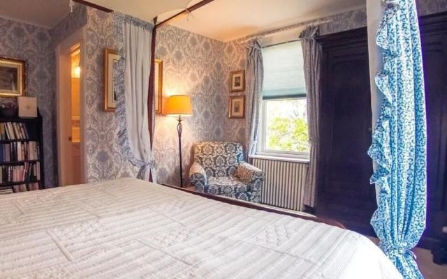 Harbor Knoll Bed & Breakfast