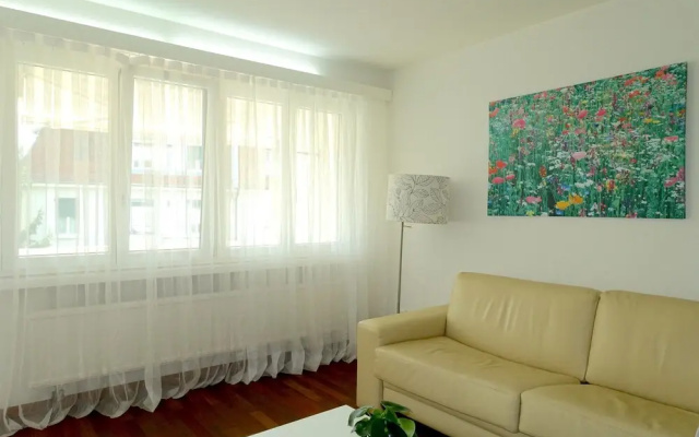 Stylish with Amazing Natural Light & Pocket WIFI