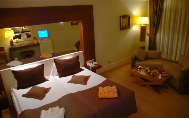 Курорт Meder Resort Hotel
