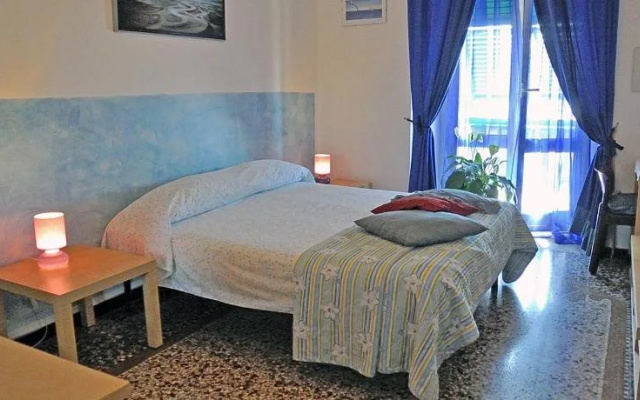 B&B Delfino Blue