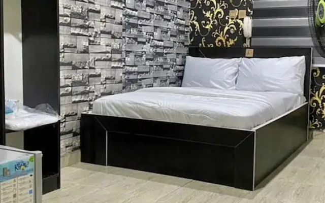 Chukzie Suites & Apartments