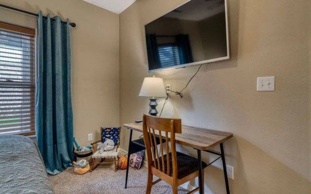 Majestic Lakeside Hideaway 2 Bedroom Condo