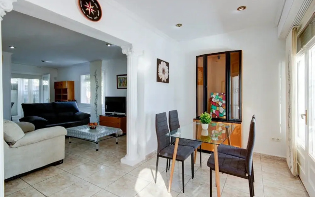 House in Empuriabrava With Private Pool