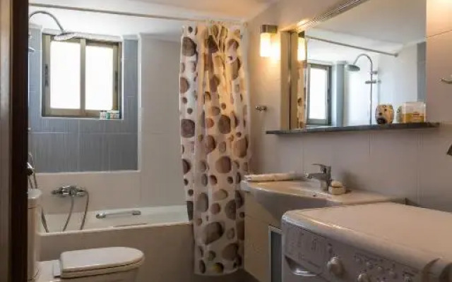 Amazing Holiday Apt with Ocean Views