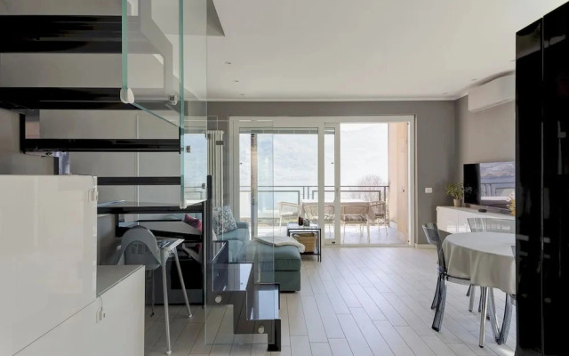 Open View Apartment by Wonderful Italy