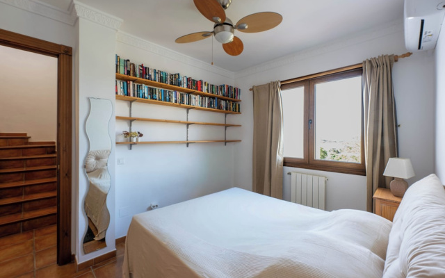 Spacious 4BR Townhouse - Rooftop Terrace