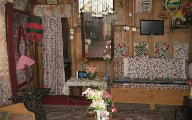 Houseboat Royal Lodge