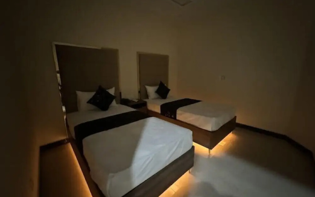 Gold Pine Hotel Lahore