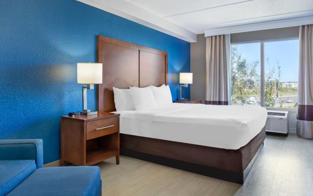 Comfort Inn & Suites Orlando North