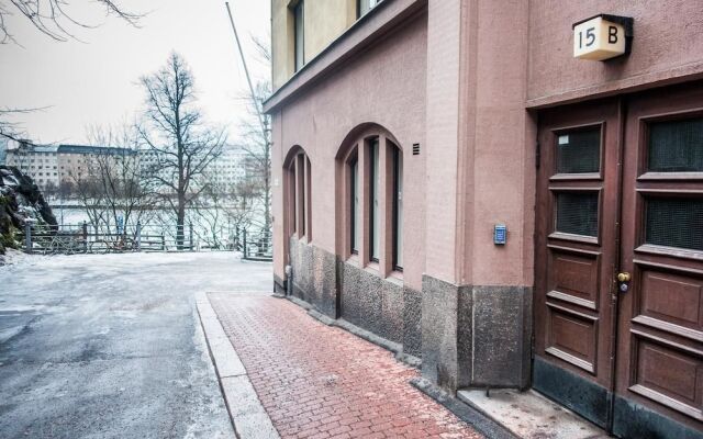 Отель WeHost Oikokatu 15 Финляндия, Хельсинки - отзывы, цены и фото номеров - забронировать отель WeHost Oikokatu 15 онлайн вид на фасад