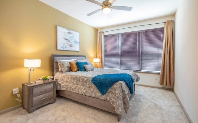 Luxurious Modern Midtown Cozy/fully Equipped Condo -