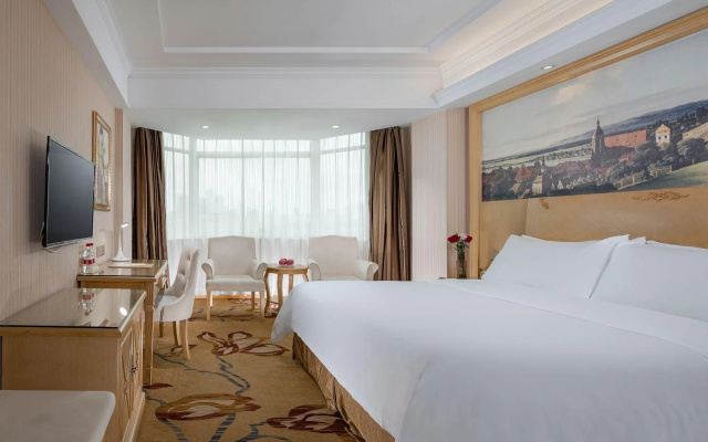 Vienna Hotel Guangdong Huizhou Jiangbei Railway Station