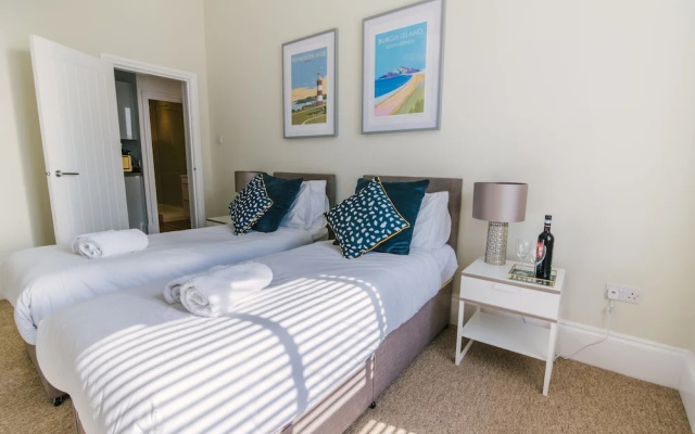 Plymouth Ocean Apartment