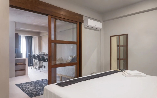Equipped One Bedroom Beach Front Condo